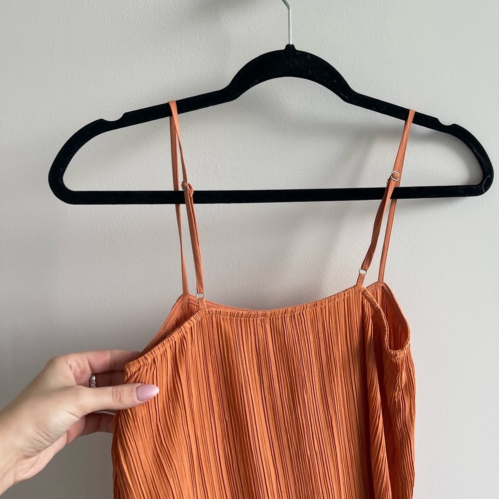 Madewell The Goldie Dress in Plissé Pleated Orange - Picture 6 of 6